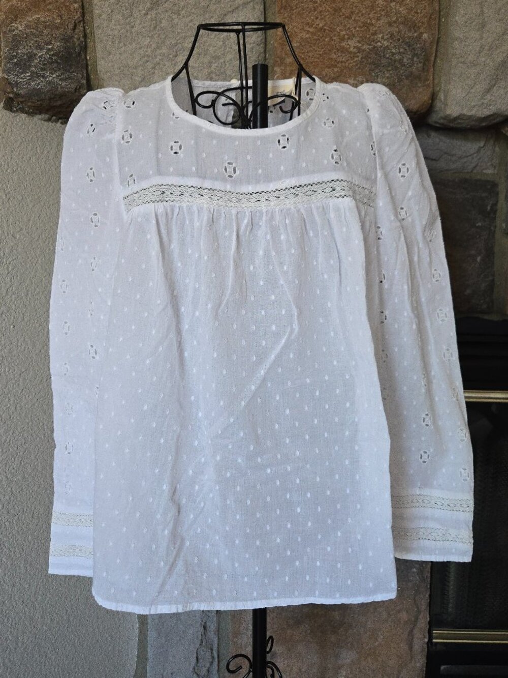 NWT Universal Thread Puff Sleeves Eyelet Top